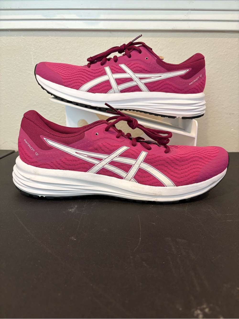 Asics Patriot 12 Raspberry Running Shoes Sneakers Women’s Size 12 1012A705